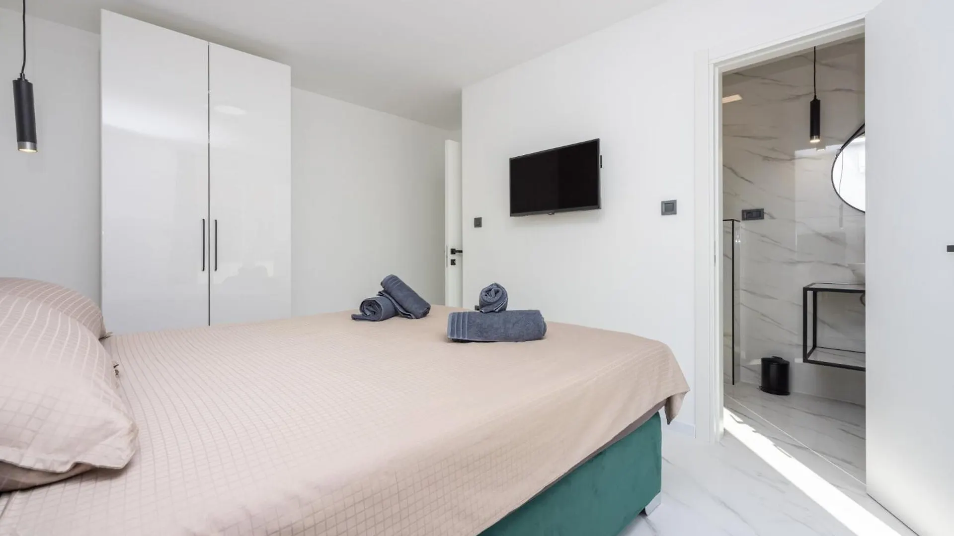 Villa Ketty Baska  0*, Baska (Krk) Croatia